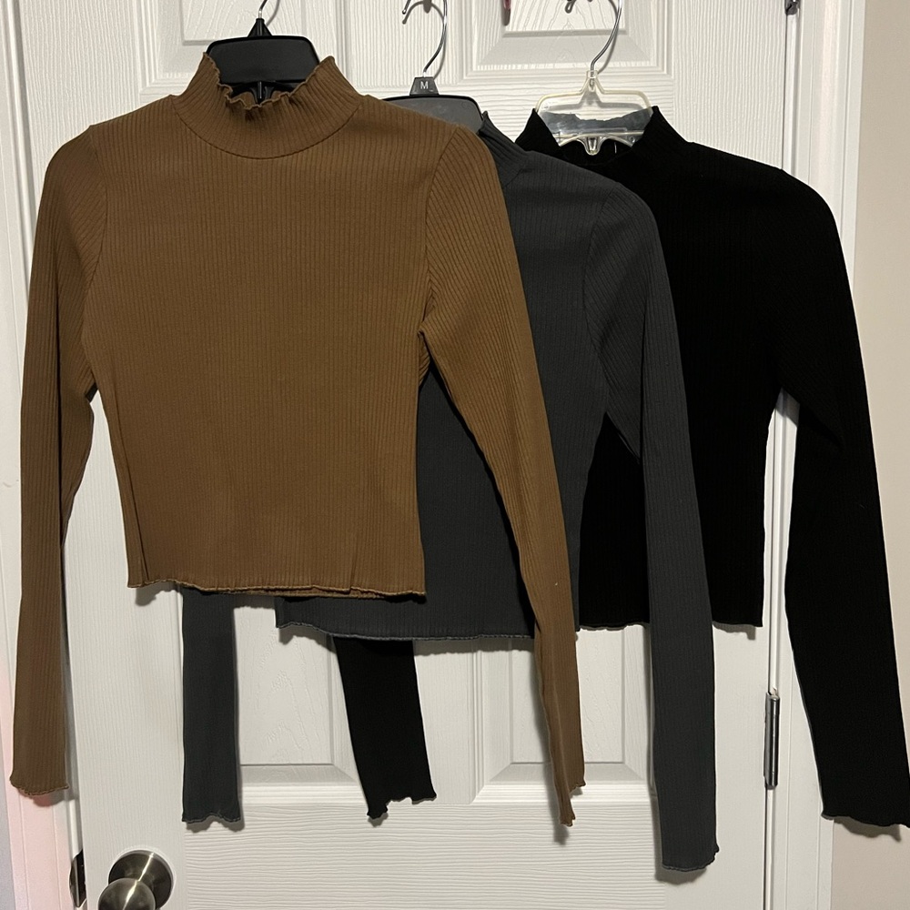 FLASH SALE 🎉 Good American Mock Neck Rib Tops (3)